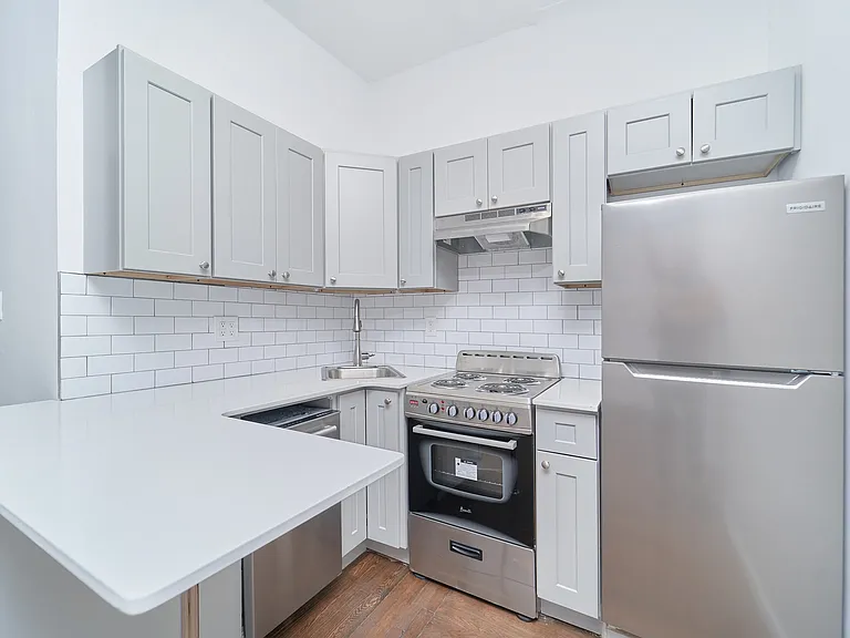 118 E 91st St #2B — Photo 8