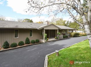 126 Honey Lake Rd, North Barrington, IL 60010