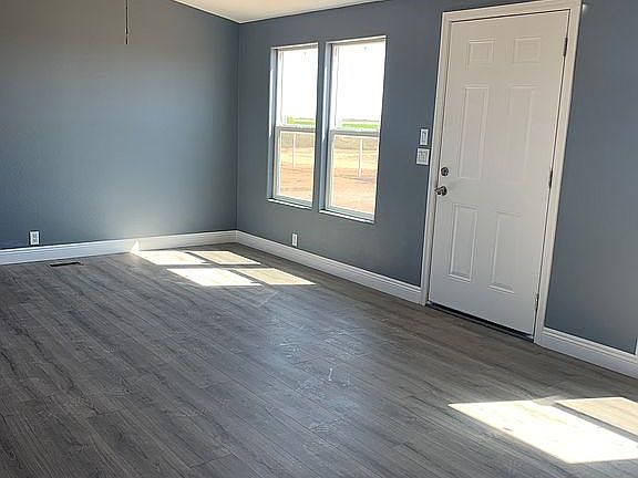 Large bright Great Room/LR