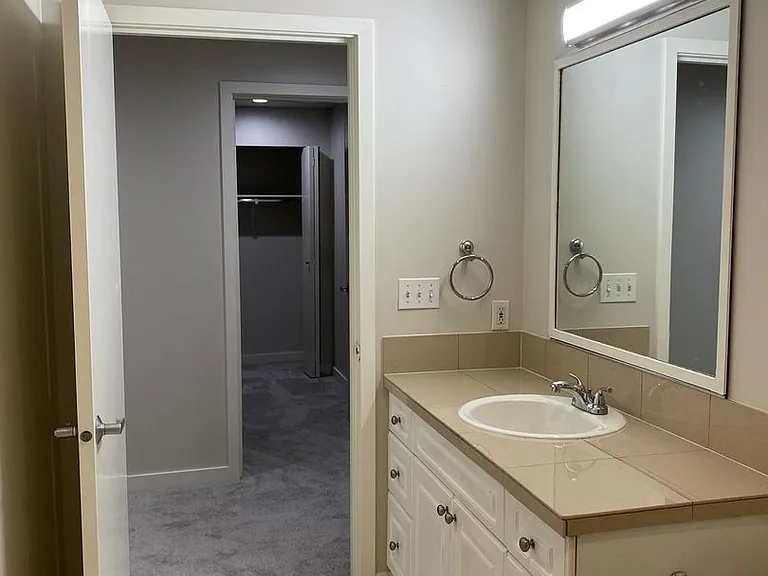 321 10th Ave S #610 — Photo 23