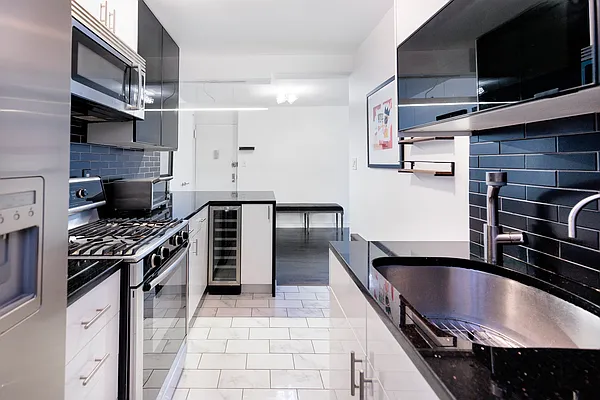 Rented by Flat Iron Real Estate | media 5