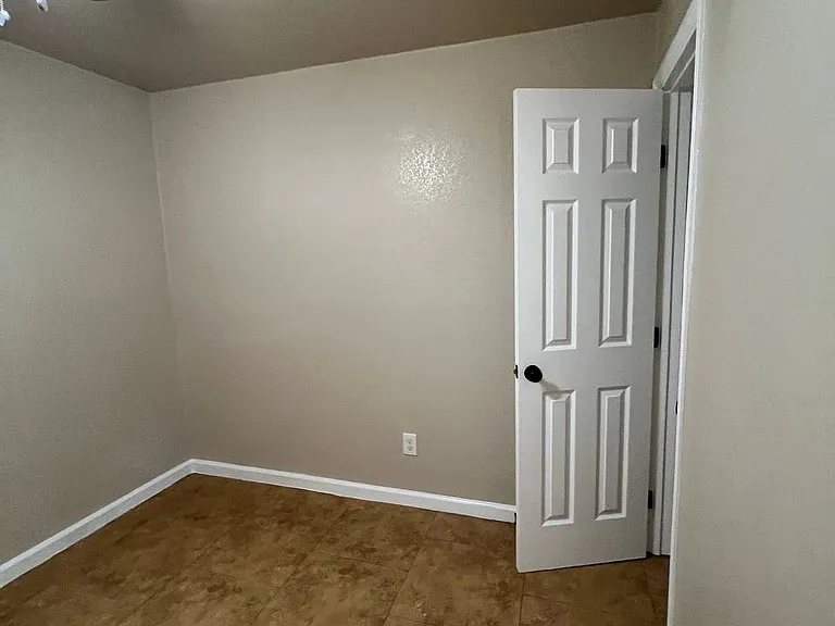 304 N Sierra Vista Ave #B — Photo 10