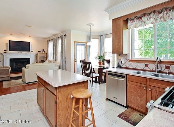 4th image of 6094 Newbury Ct