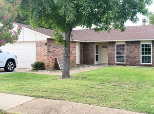 1903 Baywood Ln, Arlington, TX 76014