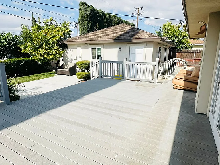 24458 University Ave — Photo 23