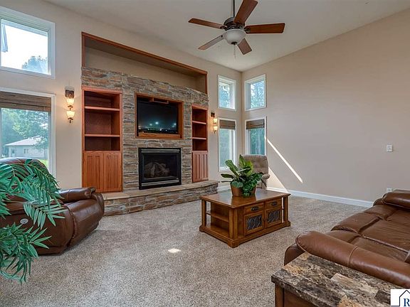 4th image of 201 Cranberry Ct