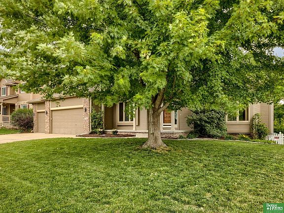 3rd image of 8205 S 105th St