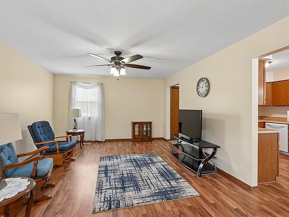4th image of 305 S Columbus St