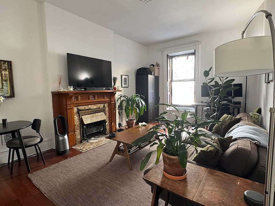1st image of 14 W 71st St APT 3F