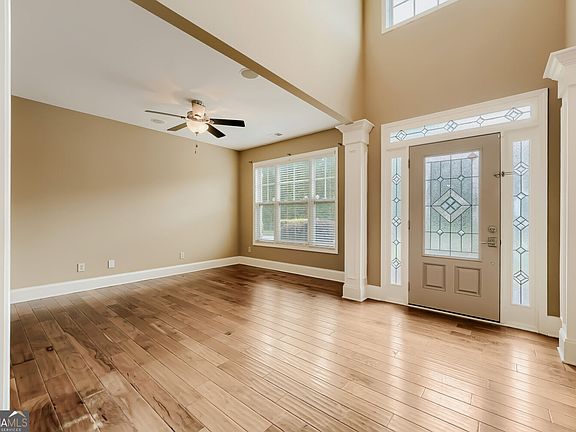 4th image of 3411 Lynne Rd