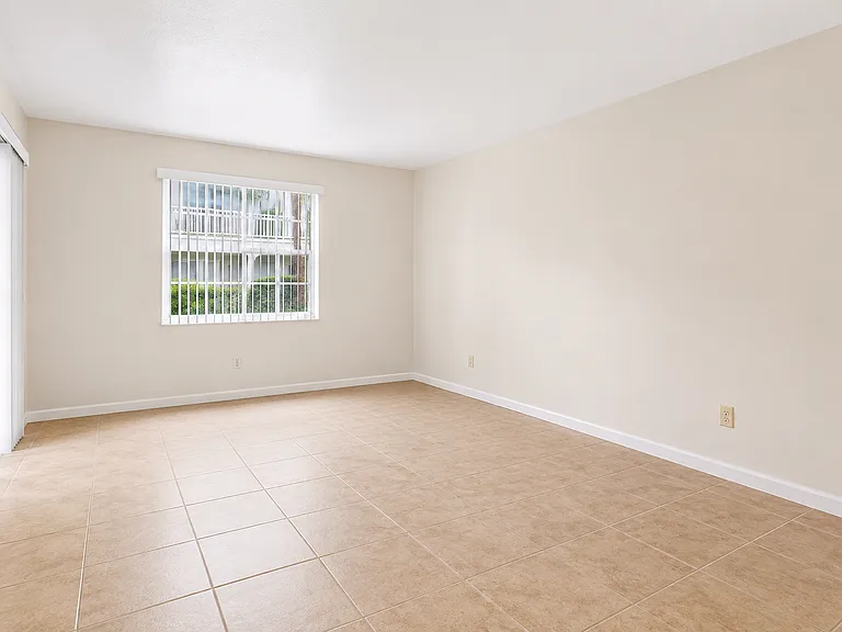 3118 Sir Hamilton Cir #4 — Photo 14