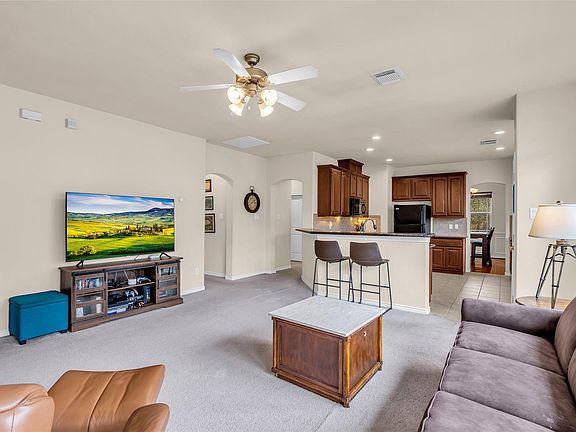 4th image of 629 Spring Forest Dr