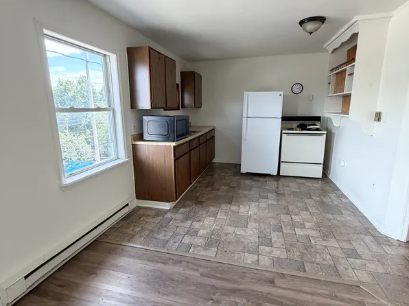 315 N Broadway St APT C, Scottdale, PA 15683