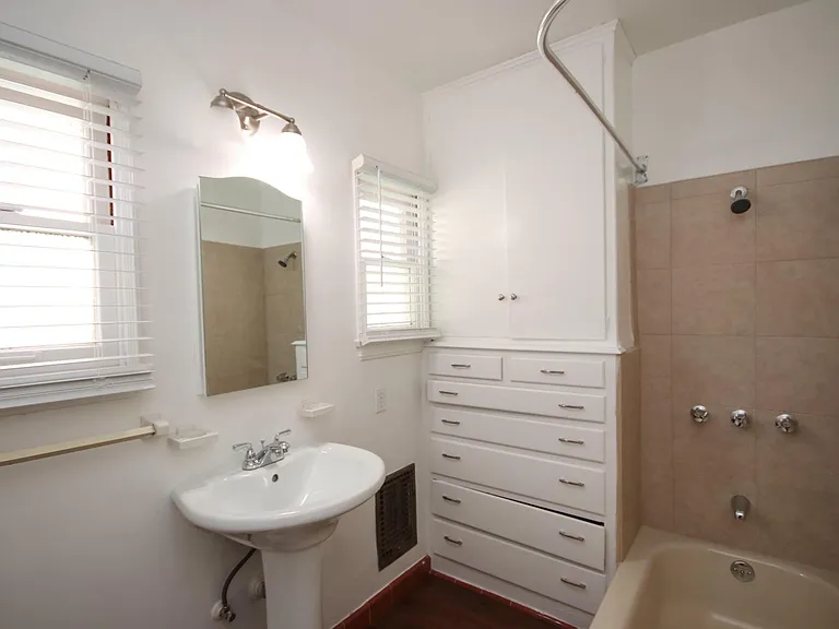 2045 Huntington Dr #1/2 — Photo 19