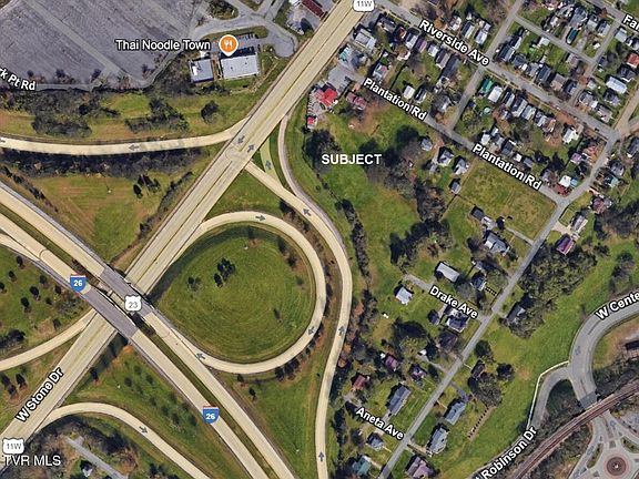 3rd image of 724 Plantation Rd