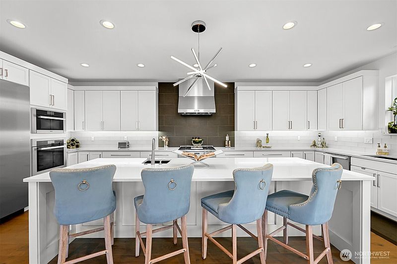 3rd image of 1105 40th Street