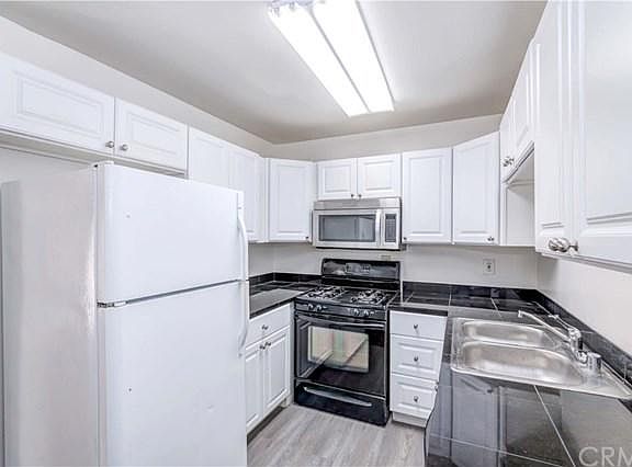 5th image of 1036 Magnolia Ave APT 103