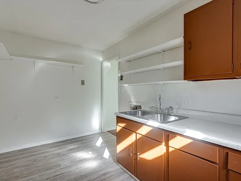 1002 Belmeade Ave — Photo 8