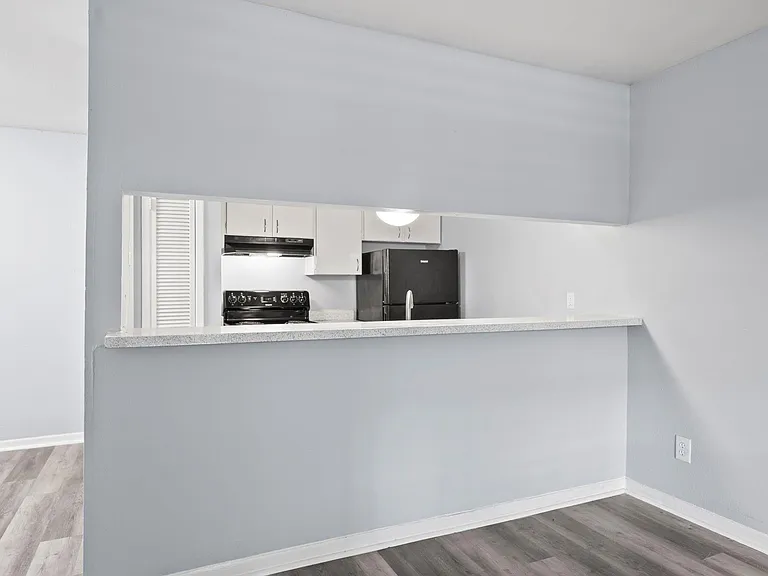 3802 E Nasa Pkwy — Photo 15