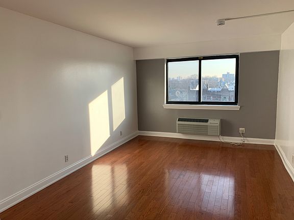 5th image of 60 Parkway Dr E APT 6DD