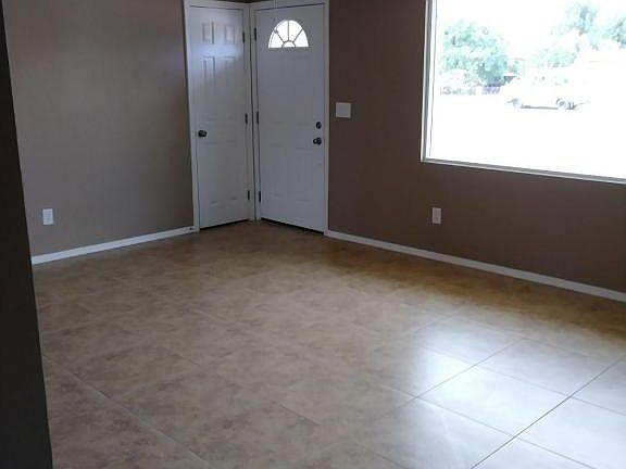 2nd image of 2221 W Calle Comodo