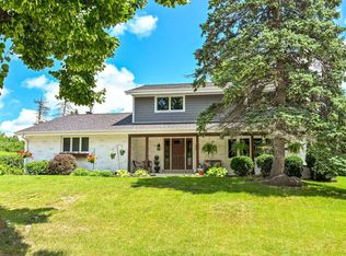 2638 N 122nd St, Wauwatosa, WI 53226