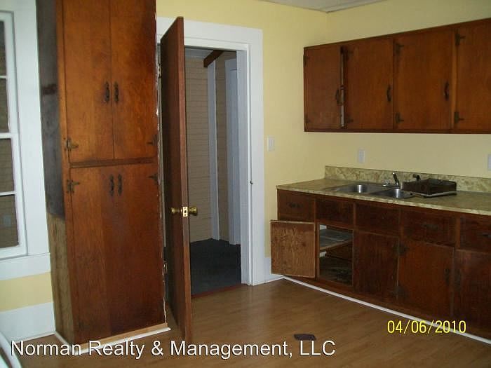 2nd image of 6637 Rye Patch Rd NE