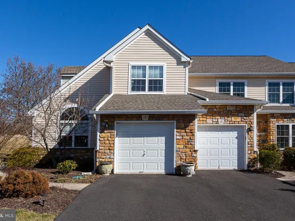 123 Canterbury Ln, Blue Bell, PA 19422