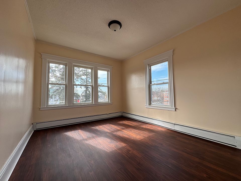 1st image of 64 Shultas Pl Floor 3