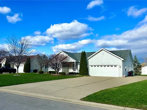 3851 Stone Ridge Rd, North Tonawanda, NY 14120