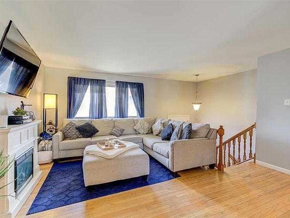 2nd image of 4163 Fuller Ln