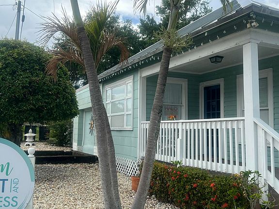 2nd image of 208 Avenue E