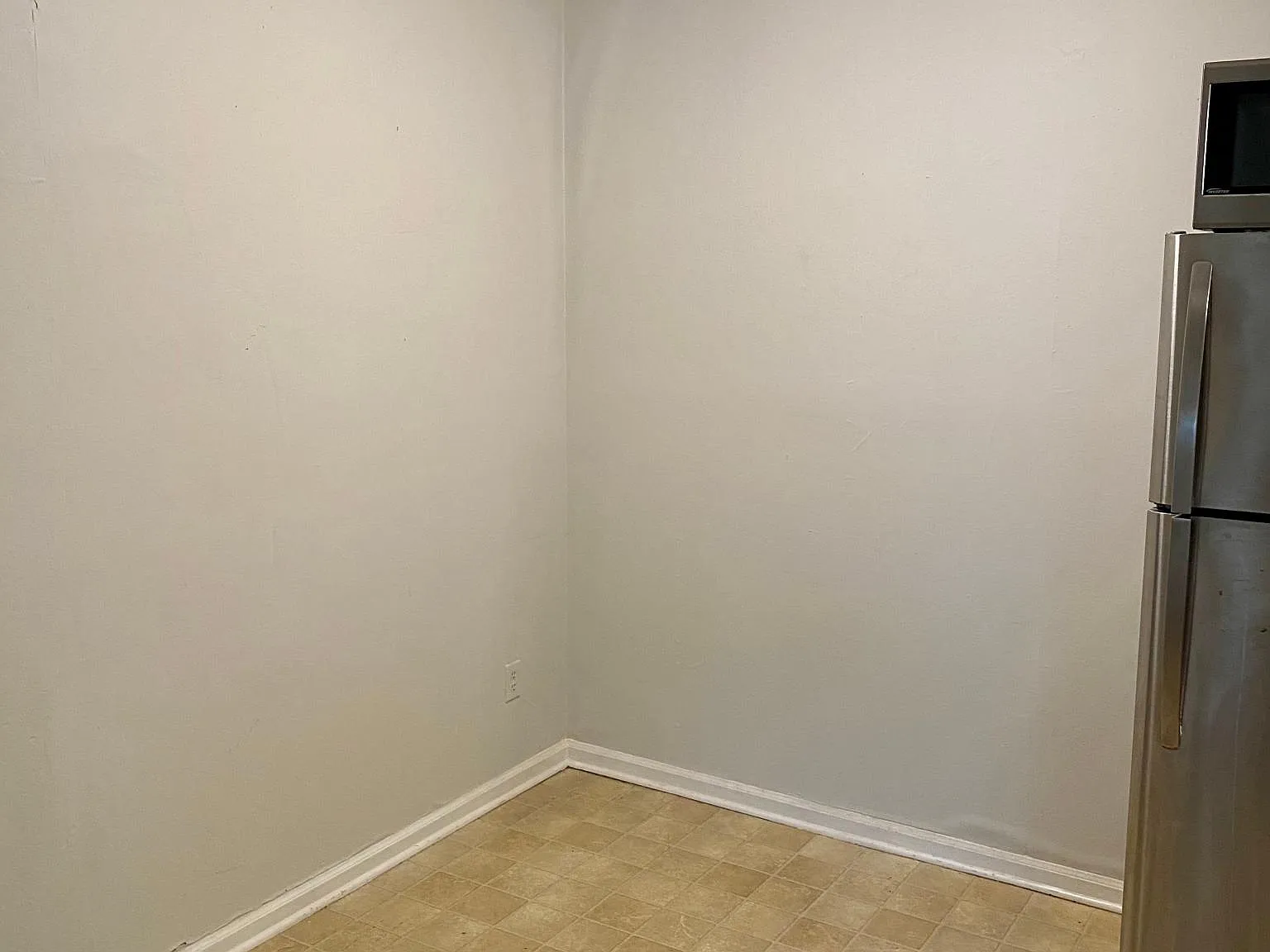 604 W Markham Ave — Photo 3