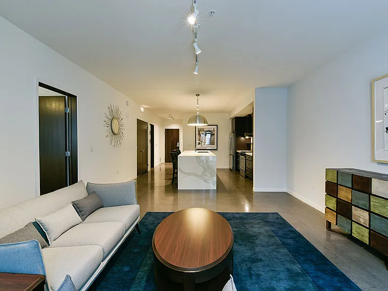 1710 W Lake St — Photo 4
