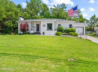 1417 Hough Park St, Jefferson City, MO 65101