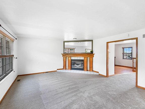 3rd image of 13 Fairgreen Cir