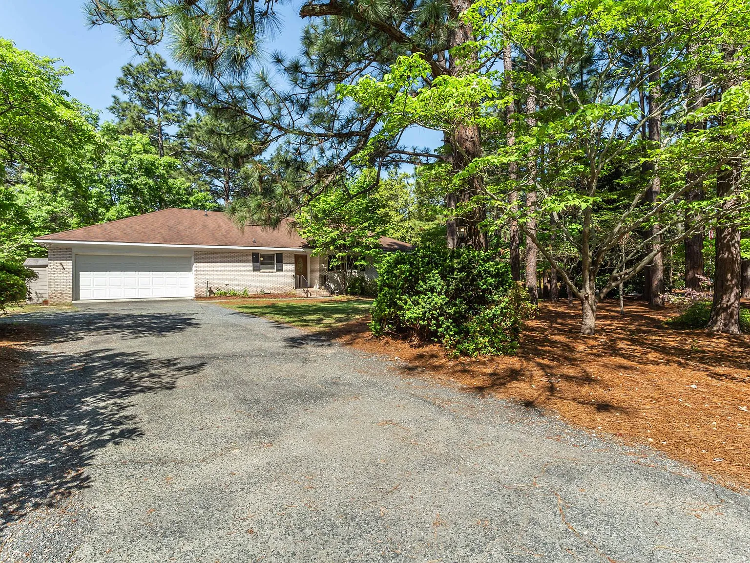3 bed, 2.5 bath, 1665 sqft, $2,500 — Photo 2
