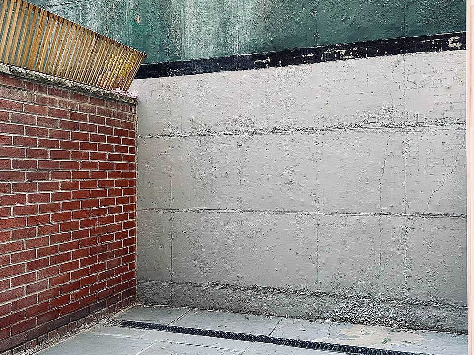 Building Photo 3