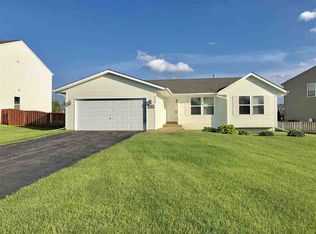 6489 Sunny Meadow Dr, Machesney Park, IL 61115