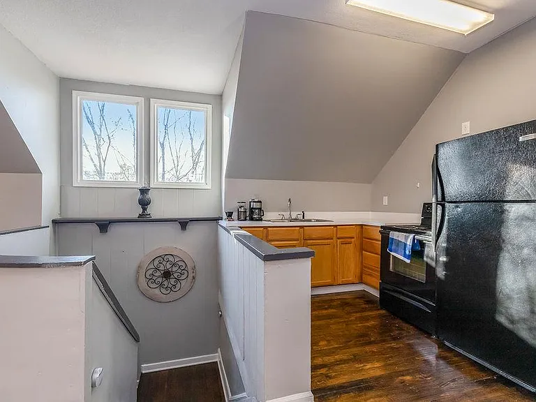 1206 E Armour Blvd — Photo 5