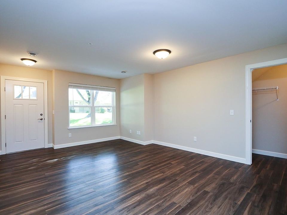 Oversized window with blinds