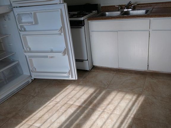2nd image of 4525 Sunrise Ave APT 103
