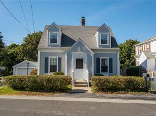 17 Summer St, Waterford, CT 06385