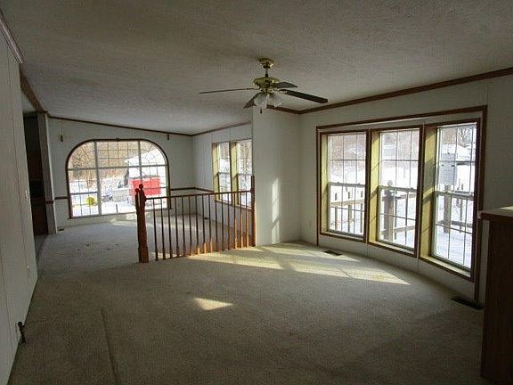 4th image of 223 N 1st St