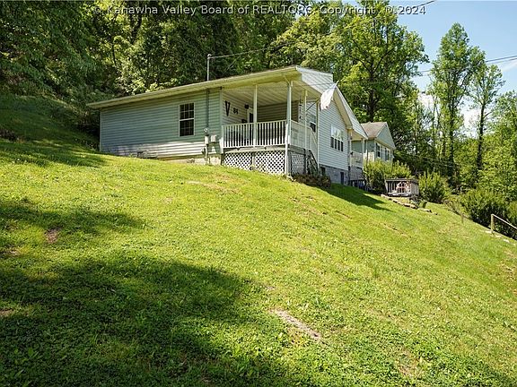 3rd image of 84 Mackinaw Dr