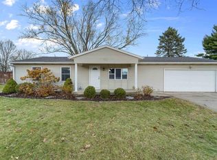 7010 Donna Dr, Middleton, WI 53562