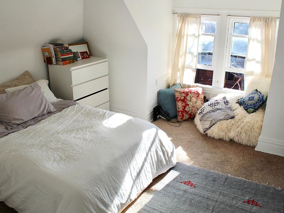 3rd floor back bedroom