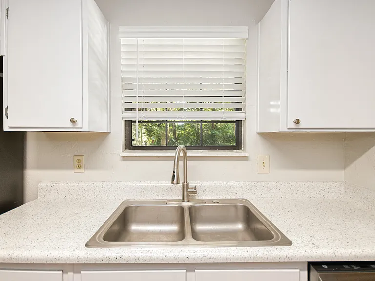 Edgewood Villas @ Midtown — Photo 6