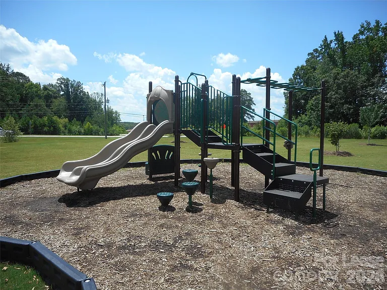 2105 Autumn Olive Ln — Photo 23