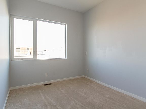 5th image of 3127 W 18th Ave